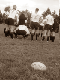Au rugby, il est fondamental de ne pas oublier le ballon. rugby